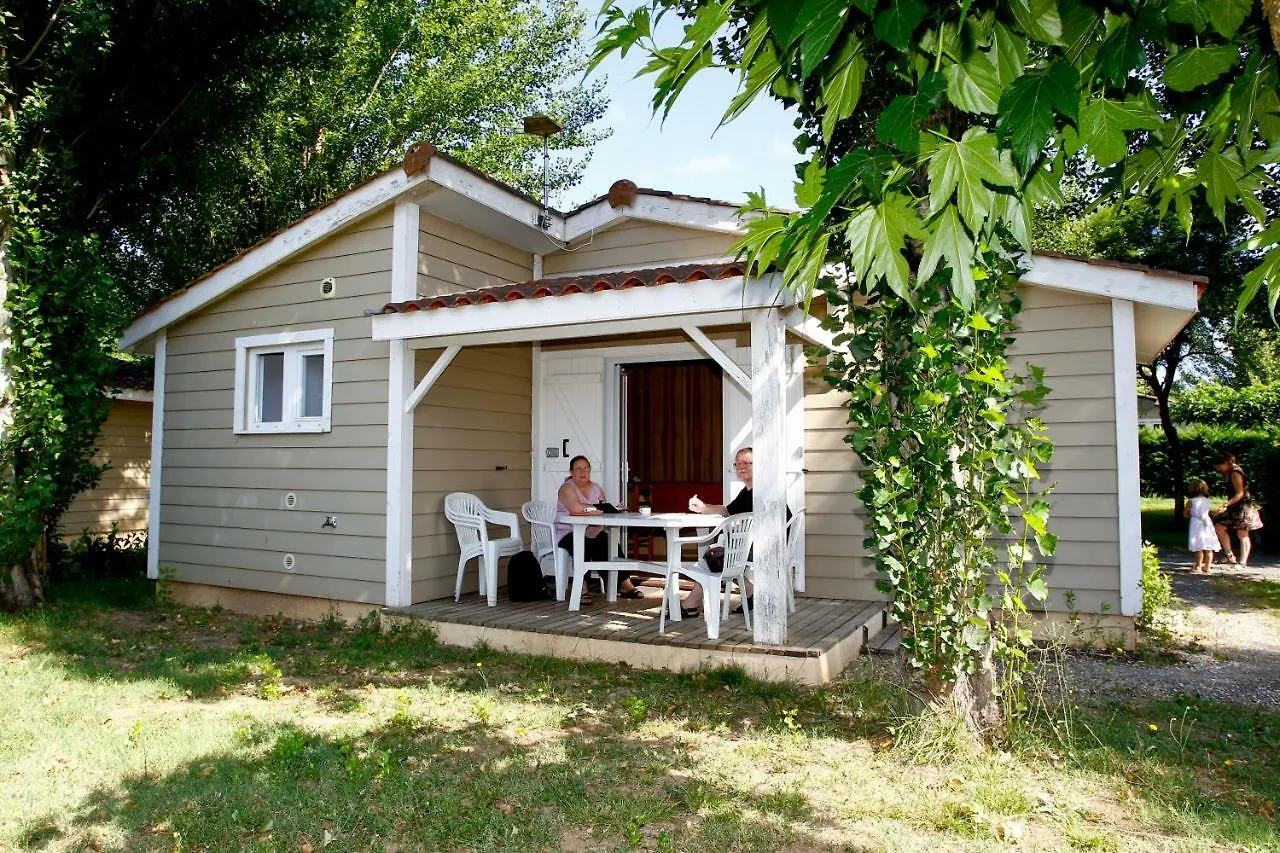 Отель Le Domaine Du Cedre Rivieres  База отдыха Rivieres (Tarn)